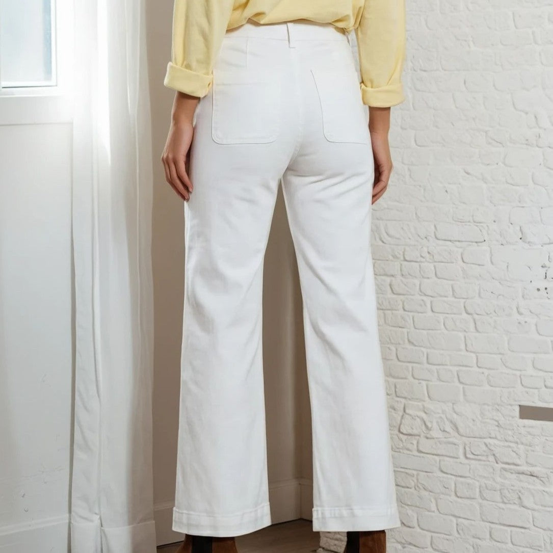 Weiße Bootcut-Jeans mit geflochtenen Taschen – High Waist Fit