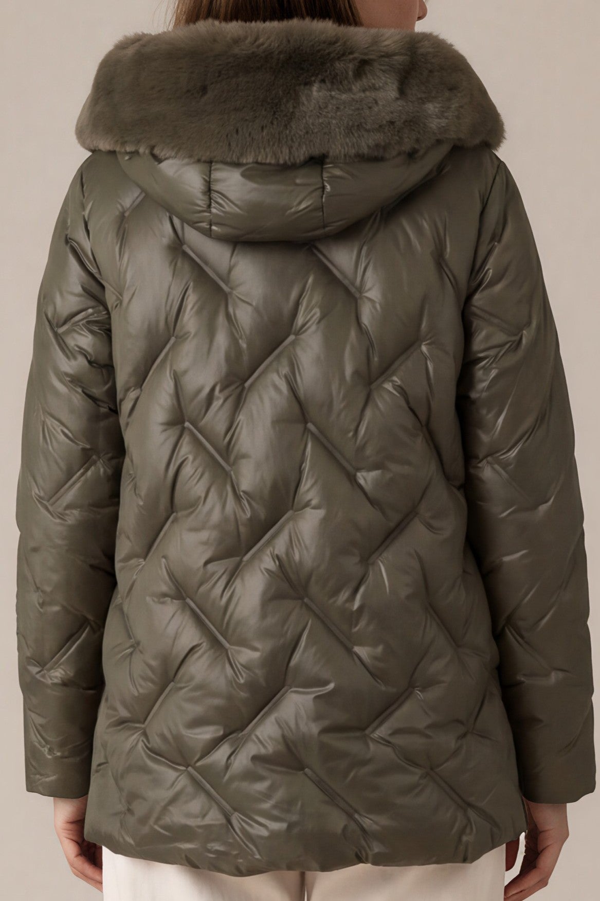 Steppjacke mit Kunstfell-Kapuze