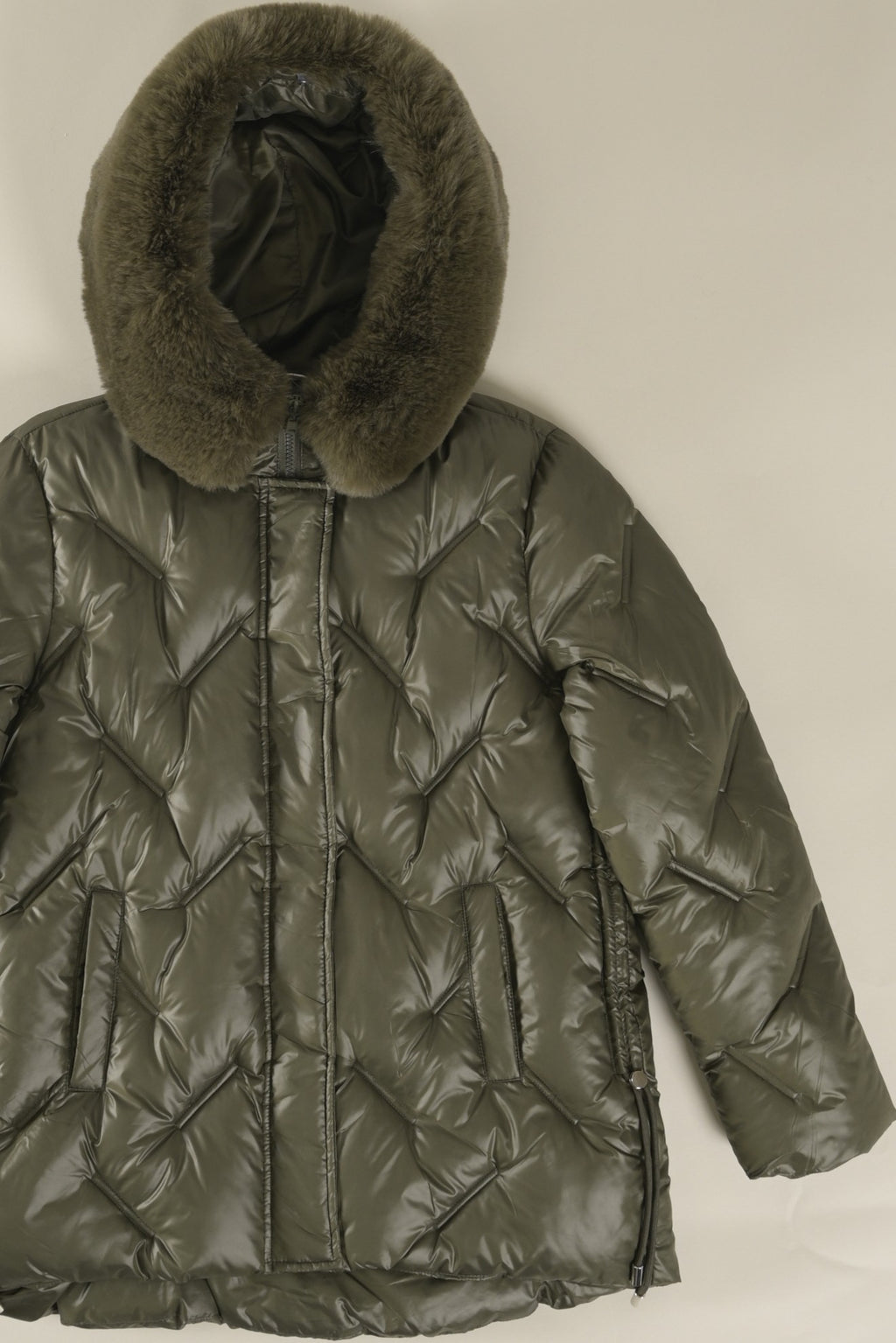 Steppjacke mit Kunstfell-Kapuze