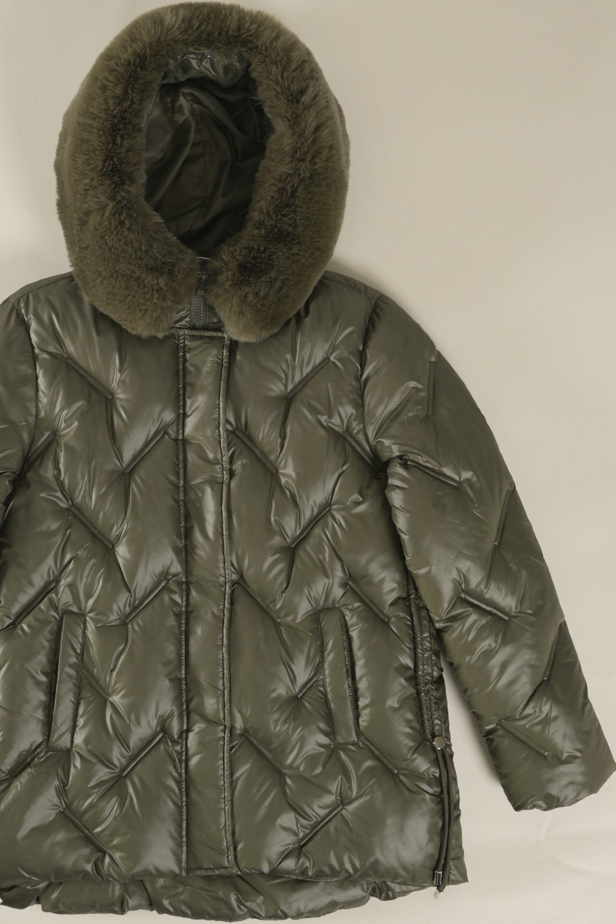 Steppjacke mit Kunstfell-Kapuze