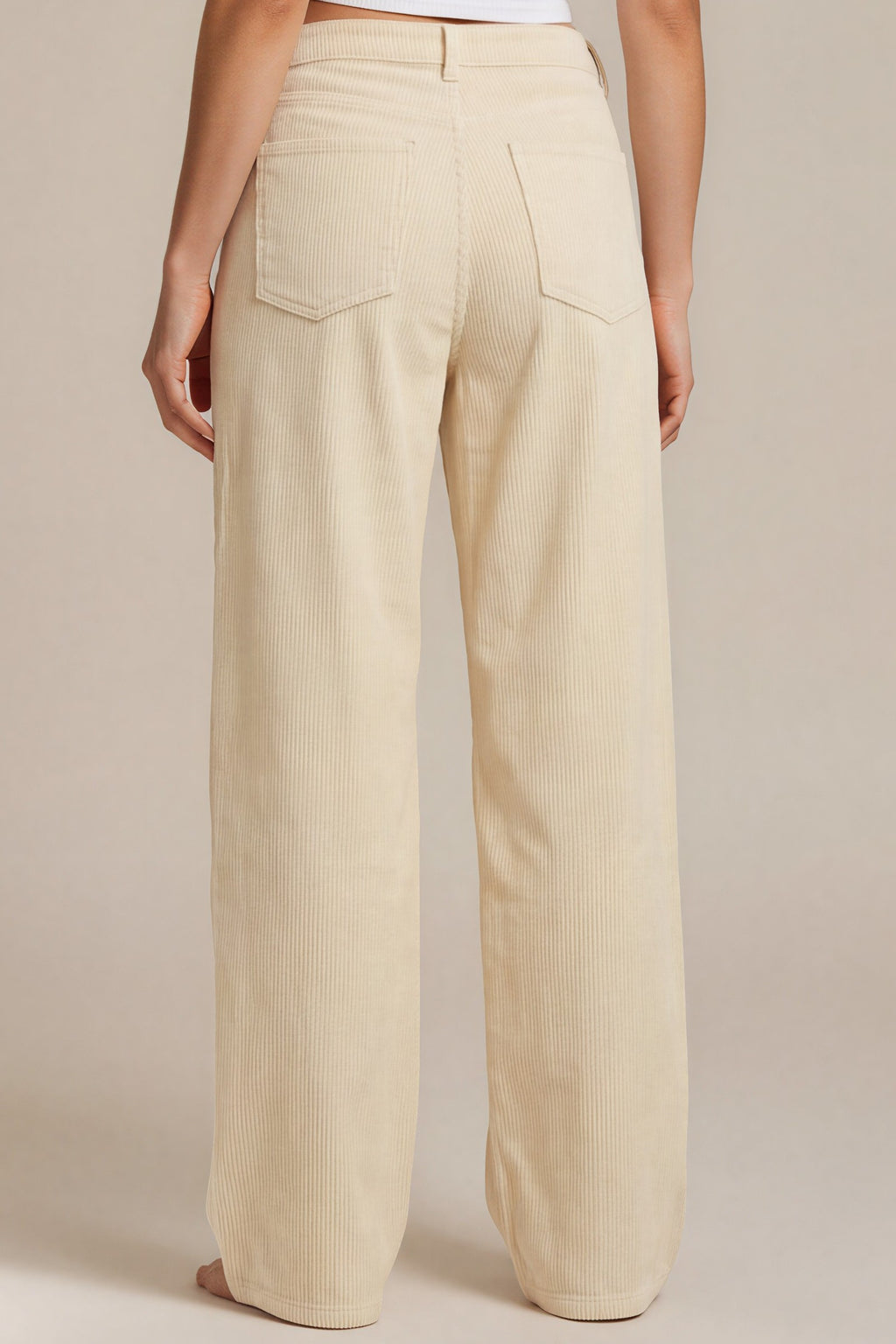 Weite Cordhose mit geradem Bein