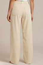 Weite Cordhose mit geradem Bein