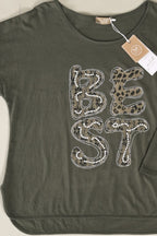 Oversize-Shirt „BEST“ mit Leo-Print und Schmuckdetails