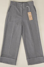 Weite Stoffhose mit Umschlag