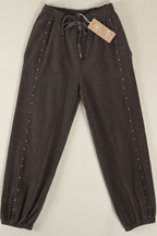 Jogger-Hose mit Nieten-Details