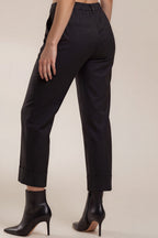 Weite Stoffhose mit Umschlag
