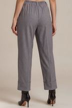 Weite Stoffhose mit Umschlag