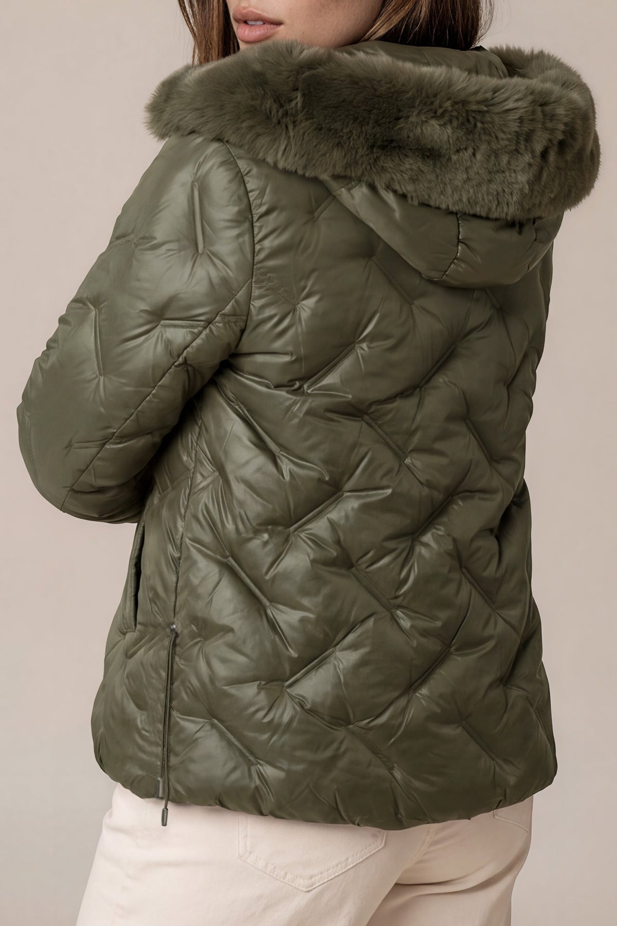 Steppjacke mit Kunstfell-Kapuze