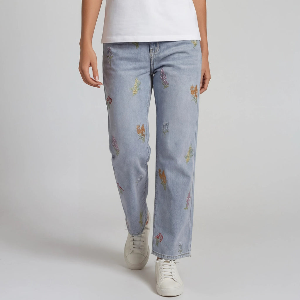 Jeans mit floraler Stickerei