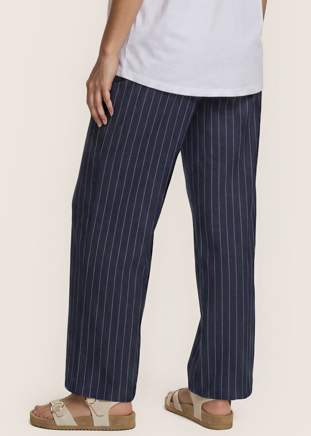 Elegante Culotte-Hose mit Nadelstreifen