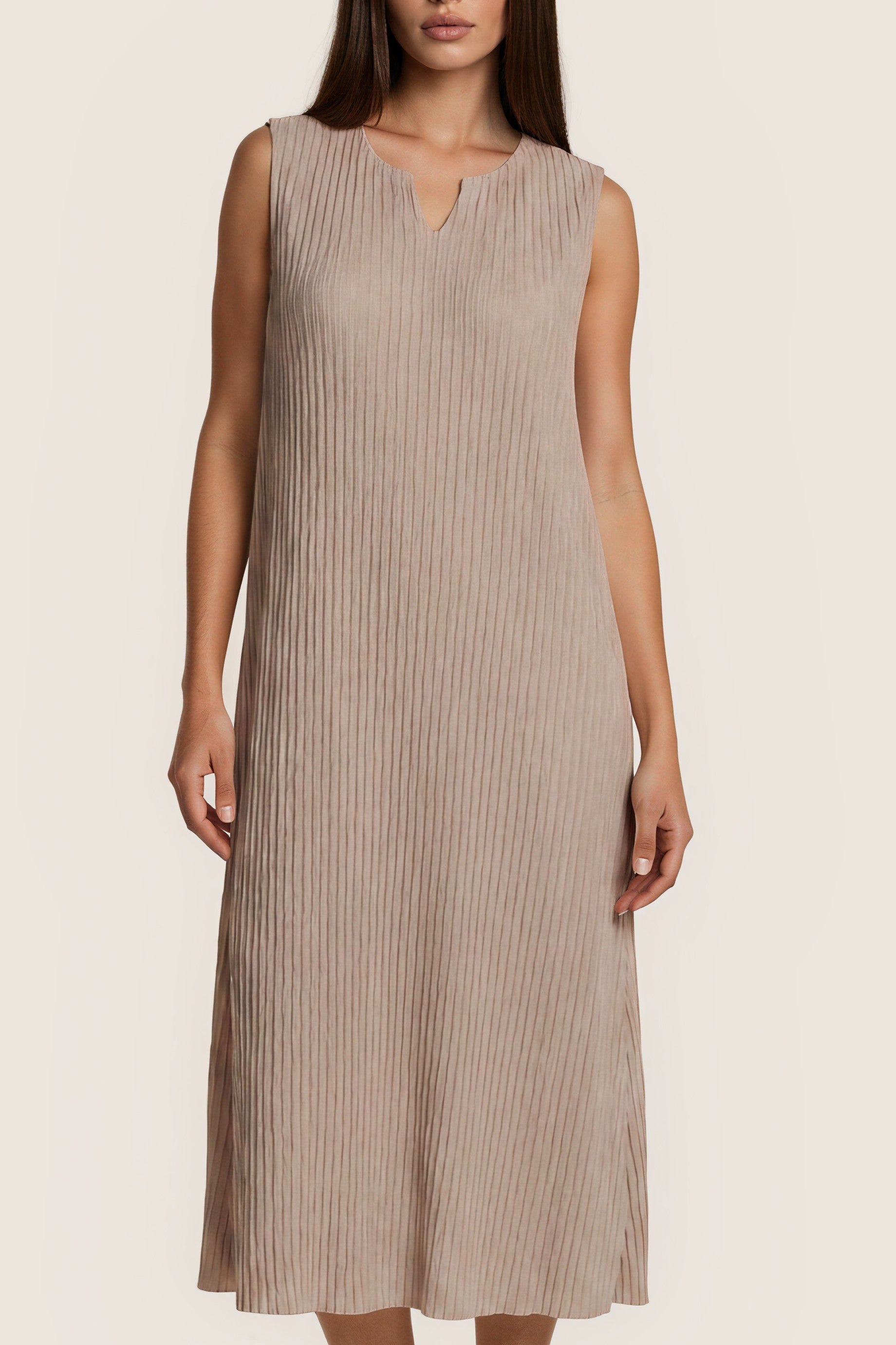 Plissiertes Midikleid mit Gürtel