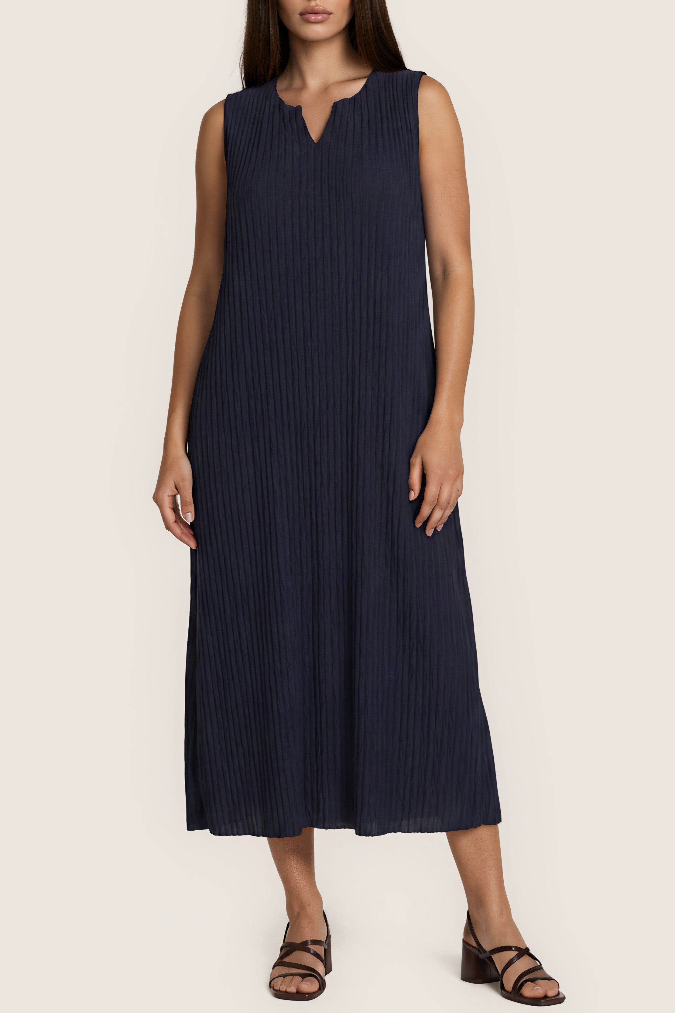 Plissiertes Midikleid mit Gürtel