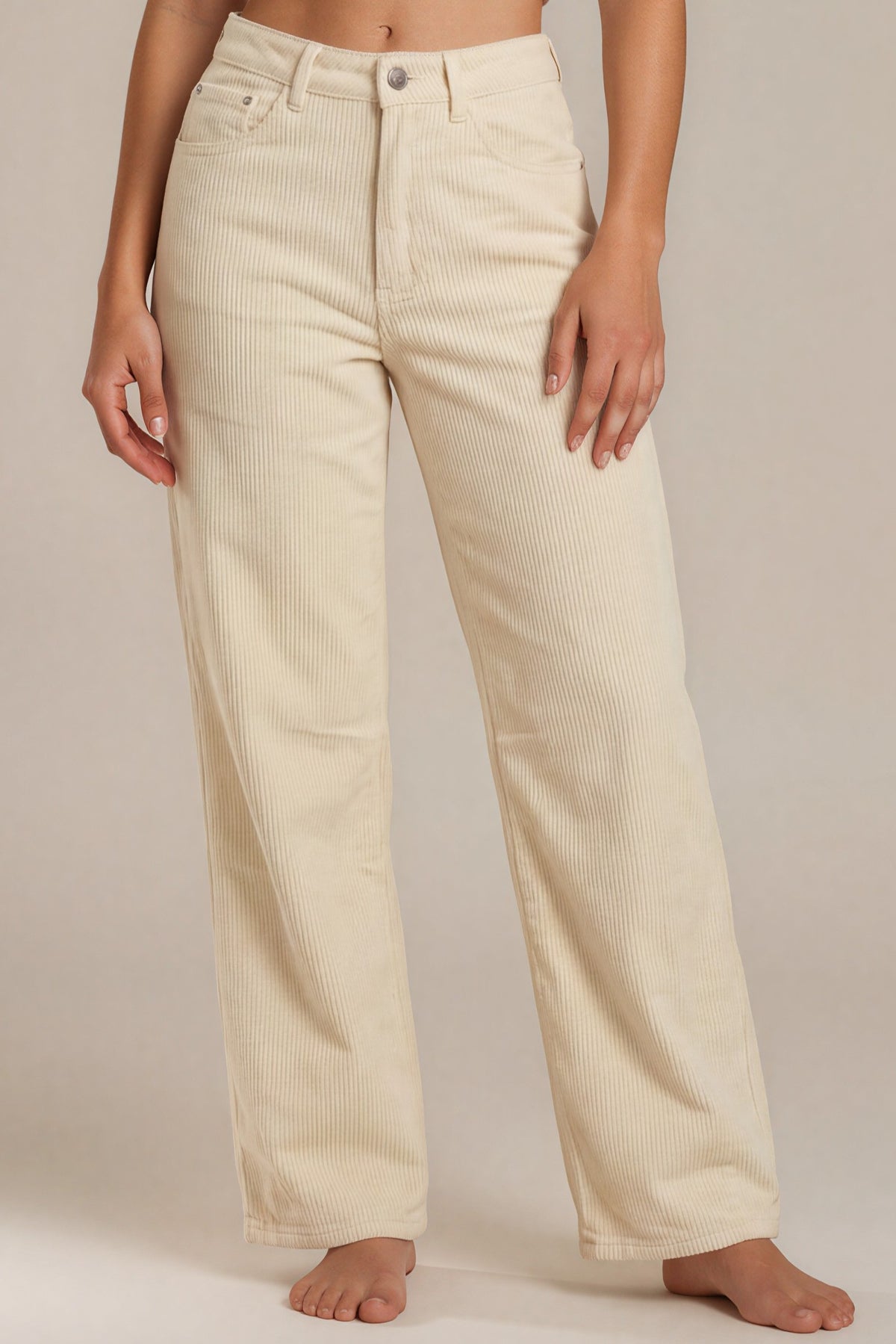 Weite Cordhose mit geradem Bein