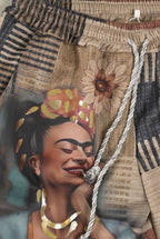 Print-Hose mit Frida-Motiv und Tunnelzug