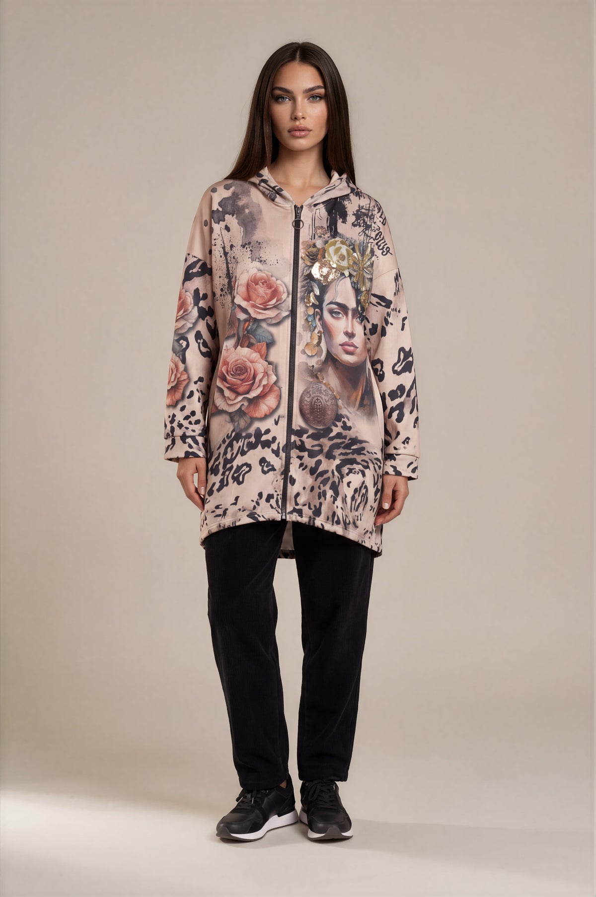 Long-Hoodie mit Frida-, Rosen- und Animal-Print