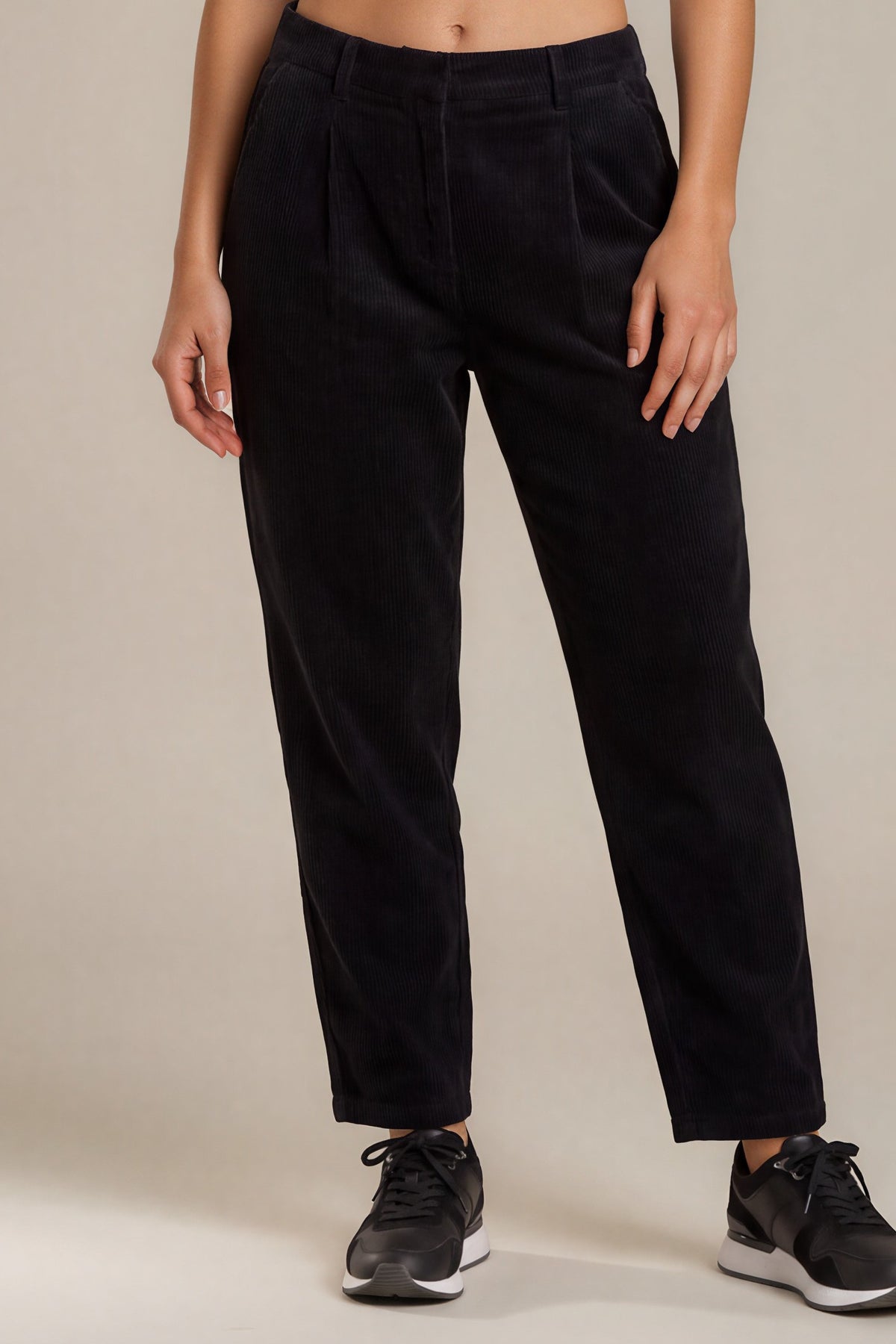 Lässige Cordhose mit Bundfalten