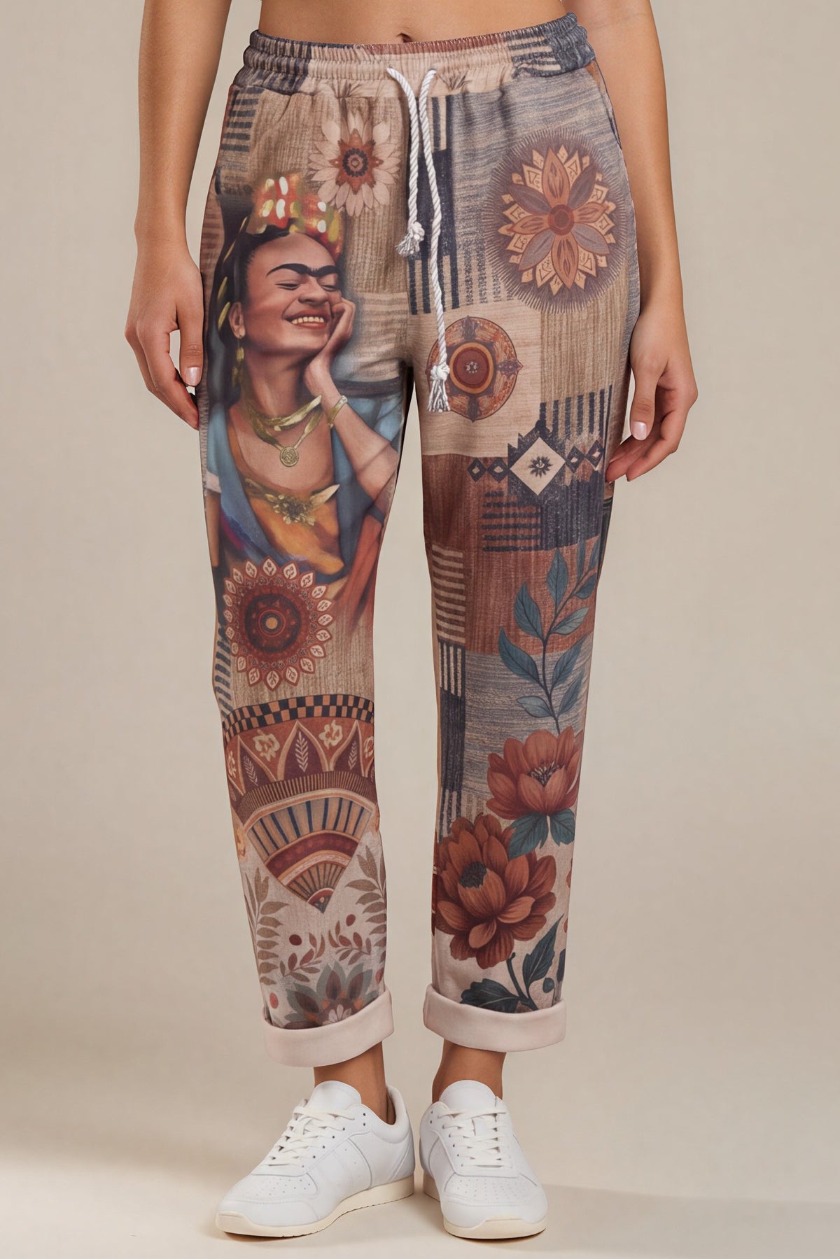 Print-Hose mit Frida-Motiv und Tunnelzug